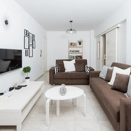 Aurora Flat 102 شقة *